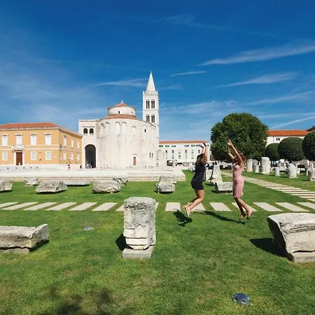 Two-bedroom In Apartamento Zadar