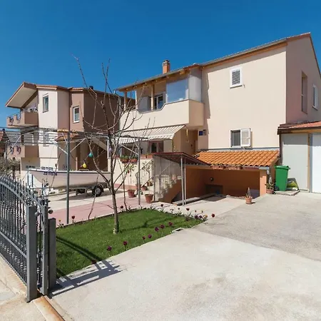 Apartamento Two-bedroom In *